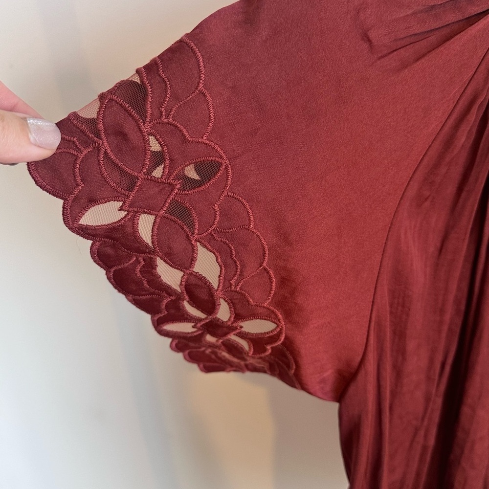 Cupcakes & Cashmere Maroon Blouse with Cutout Sleeves - Picture 3 of 3